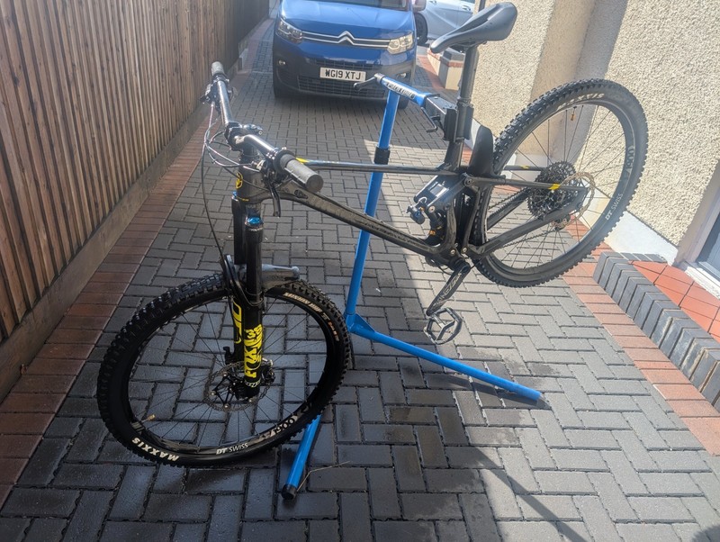 Mondraker Foxy RR 29er Carbon- Size Medium - Fox Ohlins