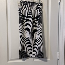 NWT XS BEBE PENCIL STRAIGHT MIDI SKIRT Black. New With Tags. Black And White