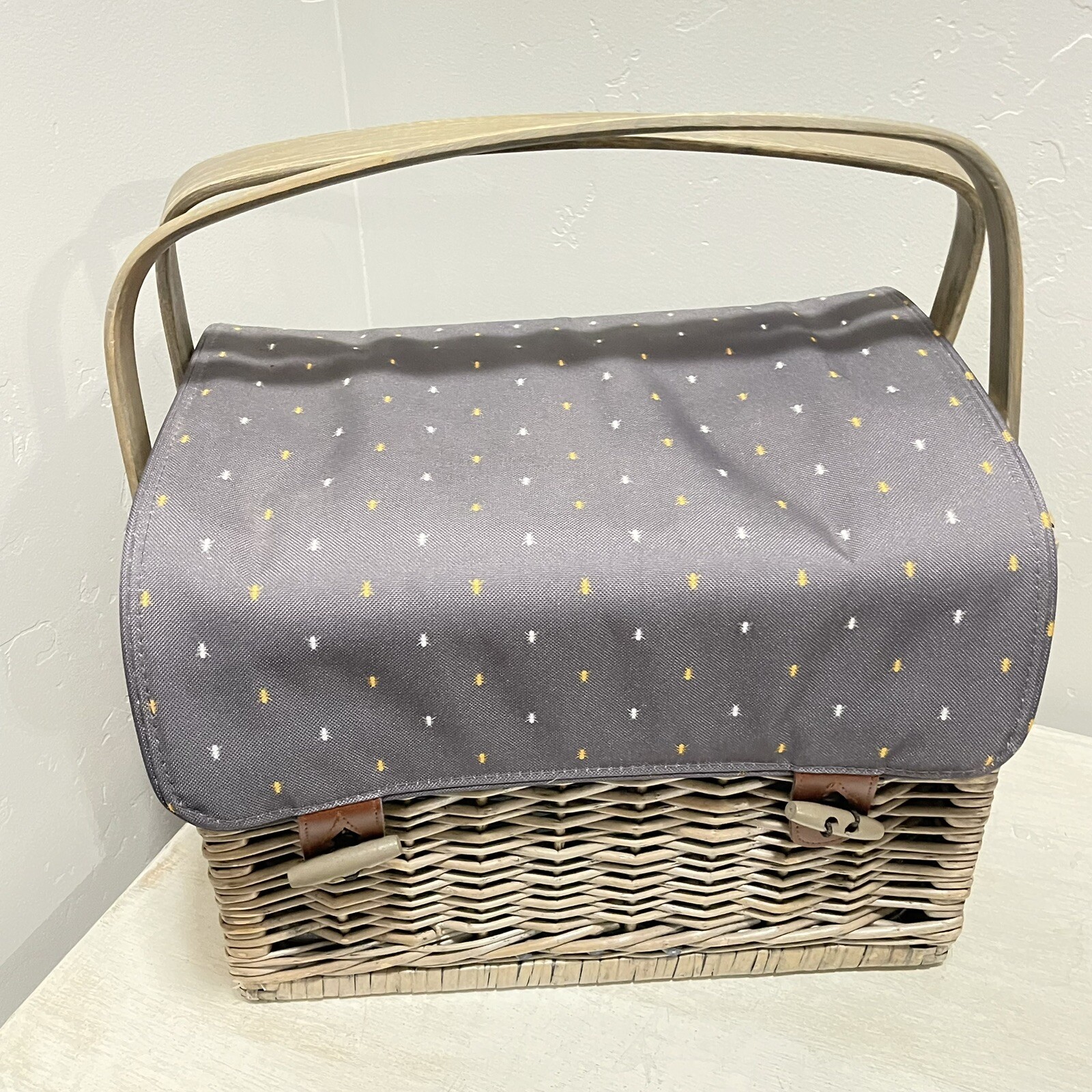 Anthology Picnic Basket Wine Glasses Cheese Board Cloth Napkins Knive Cork Screw