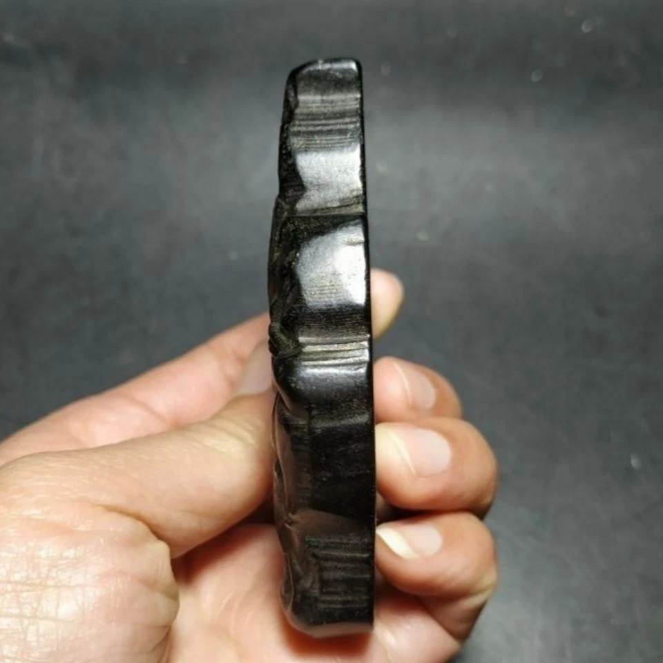 Colgante de exorcismo cara animal tallado meteorito de hierro cultura china Hongshan de 2,9" Foto 4 de 4