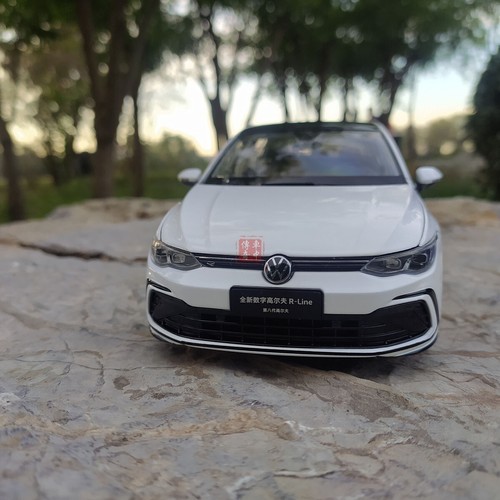 1:18 2021 The All New Digital Golf R-Line Golf 8 Diecast Model White Color - Picture 5 of 12