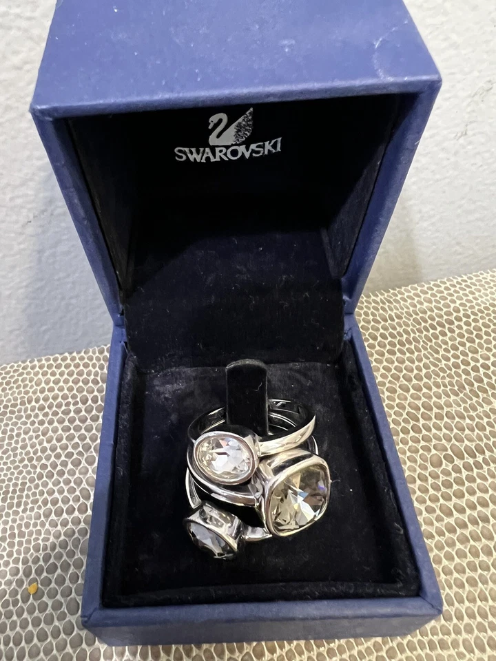Hermoso juego de tres anillos apilables Swarovski gris cristal transparente talla 55 7 Foto 2 de 3