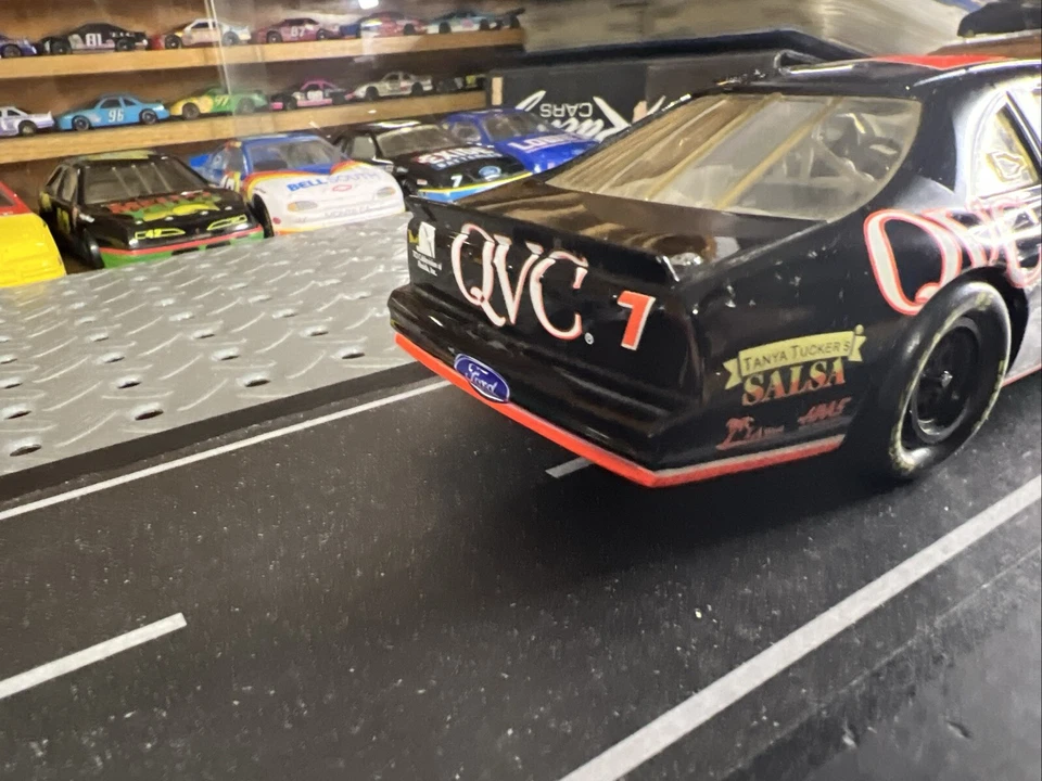 Coche diecast de colección 1991 Revell NASCAR Ford Thunderbird QVC #7 Geoffrey Bodine 1/24 Foto 2 de 4