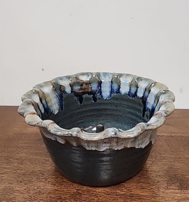 BEAUTIFUL HAND THROWN POTTERY APPLE BAKER - POTTERNOT POTTERY