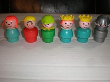 Vintage Fisher-Price Little People Castle #993 Figures + extra fig - 6 piece lot