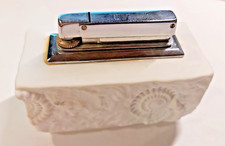 (109) Tischfeuerzeug GAS Porzellan ALBOTH & KAISER Motiv Muschel Versteinerungen