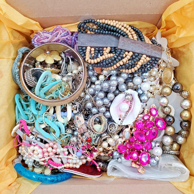 Craft Jewelry Lot 9lbs 1oz Actual Items Shown Repurpose Repair Some Wearable G