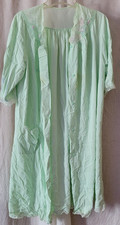 VTG Women's ShadowLine Nylon Robe Size Medium Pale Green Button-Up Short Sleeve