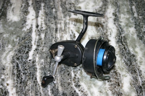 Mitchell 301 Spin FISHING REEL Spinning Reel Made in FRANCE Vintage Right Hand