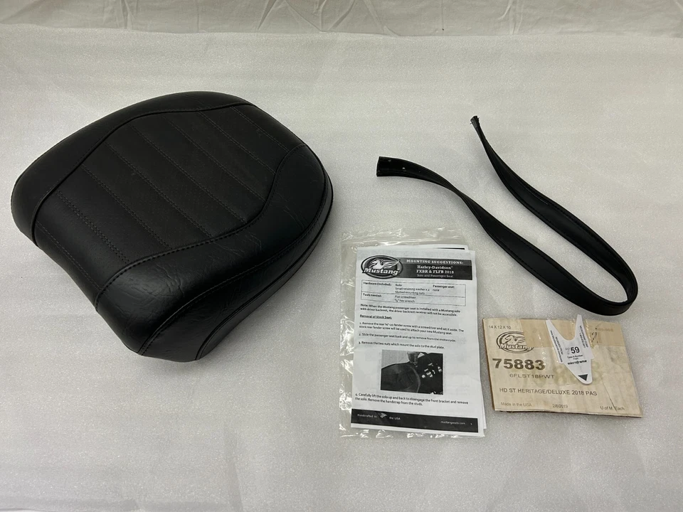 Asiento trasero Mustang Tuck & Roll Seat Pillion 18-2024 Harley Fatboy Softail 43 Foto 4 de 4