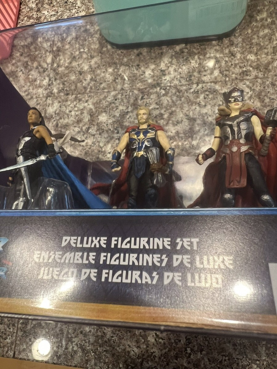 Marvel Thor Love and Thunder Deluxe Figurine Set 8 Figures New in