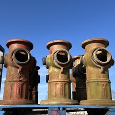 Lot Of 8 SALVAGE MUELLER FIRE HYDRANTS, 23  Tall, 123 lbs each, 1986
