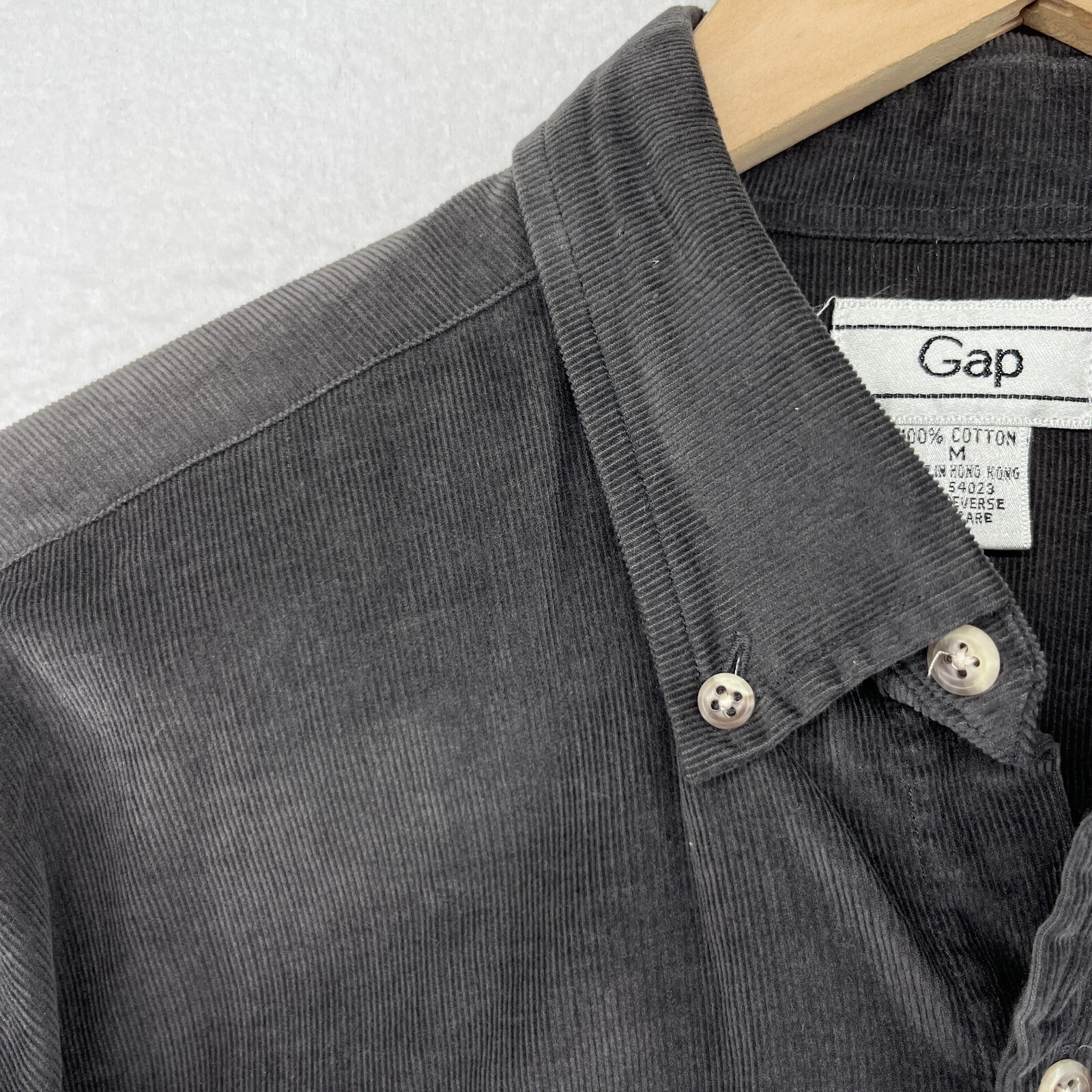 GAP Shirt Mens M Corduroy Button Up Long Sleeve Work Utility Cotton Gray HK VTG
Opens in a new windo