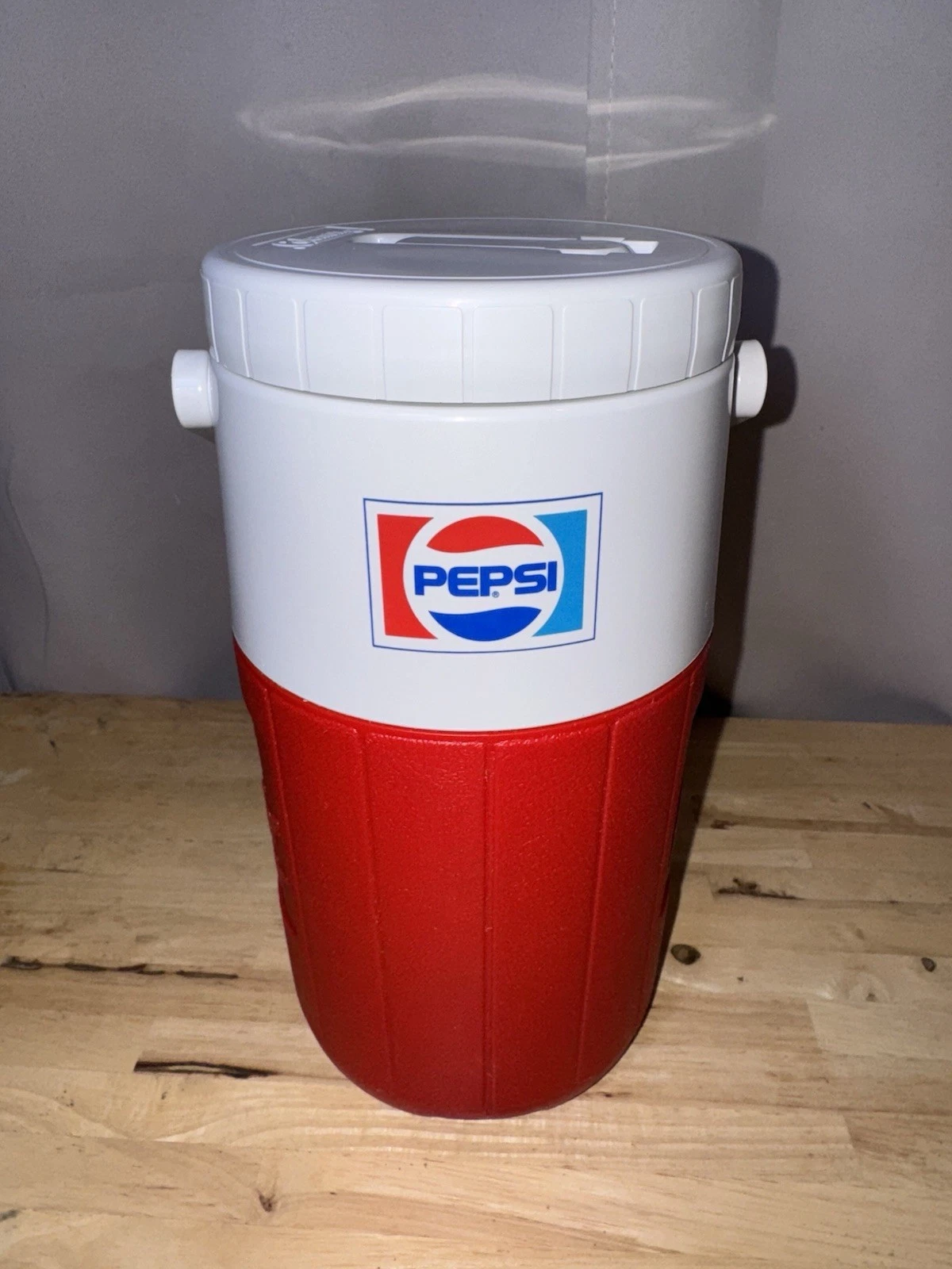 Vtg Coleman Pepsi Pizza Hut Relief Pitcher Drink Cooler Red With Handle 1/2 Gal