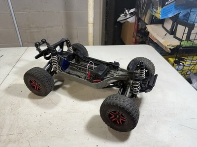 Traxxas Rustler 4x4 Roller With Servo 