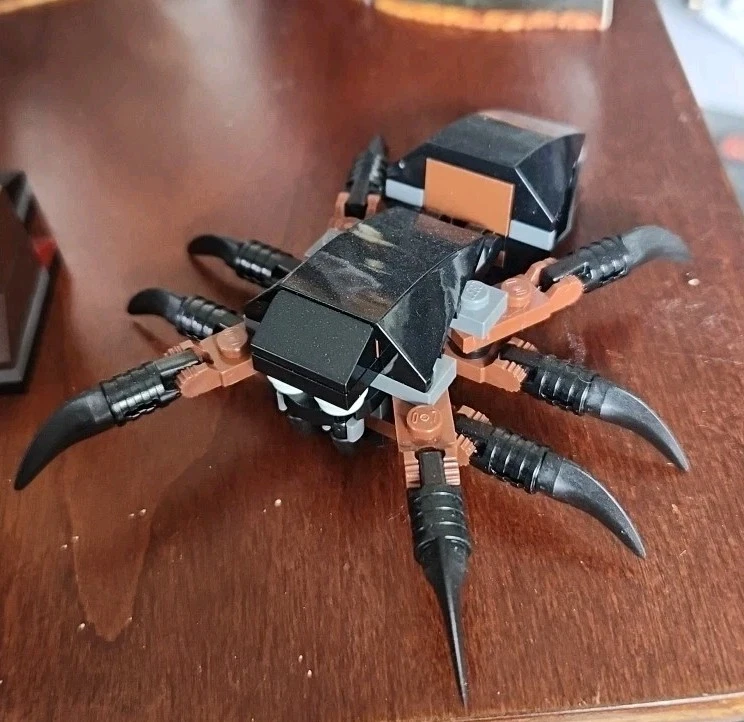 LEGO The Hobbit: Escape from Mirkwood Spiders 79001 With Minifigures & Box READ! - Image 2 of 4