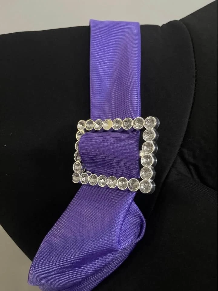 Vestido y sombrero de bruja morado, plateado y negro para niñas Foto 3 de 4