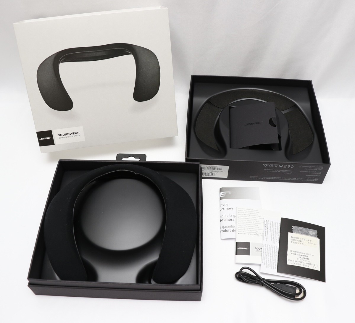 BOSE SOUNDWEAR COMPANION SPEAKER w/New cover and pouch BOSE SOUNDWEAR COMPANION SPEAKER w/New cover and pouch