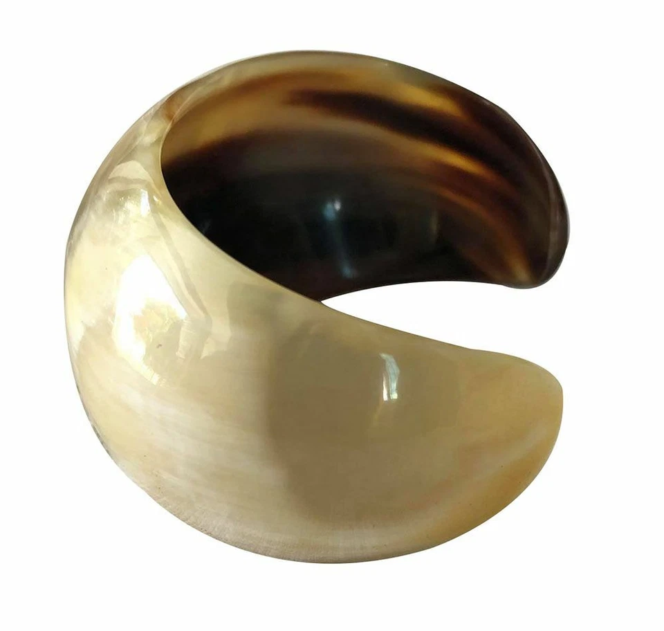 Pulsera de cuerno de vaca texturizada nueva. Foto 2 de 4