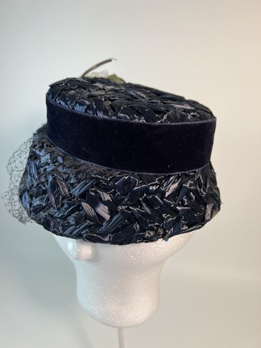 Vintage Ladies Navy Blue Woven Straw Pillbox Summer Floral Hat 1960’s - Imagen 8 de 19