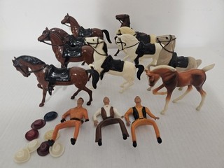 Lot Of Vintage Hartland Plastic Western Mini figures