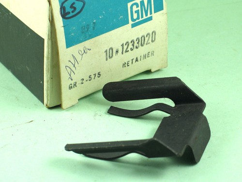 1970-1972 Buick Skylark GS455 GSX NOS front marker lamp retainer 1233020 - Picture 3 of 3