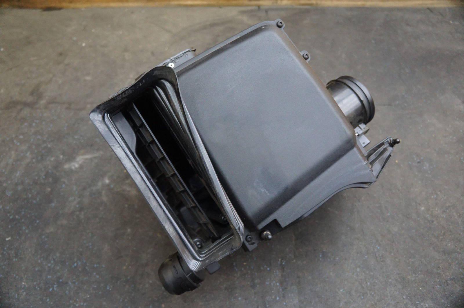 Left Air Cleaner Filter Box Sensor 4S0129519F 4S0133837N OEM Audi R8 Lms Gt4 18
