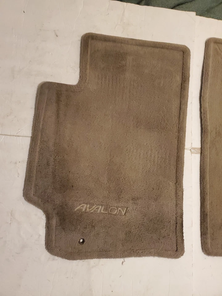 Alfombrillas delanteras izquierda y derecha Toyota Avalon 1995 1999 OEM beige  Foto 2 de 4