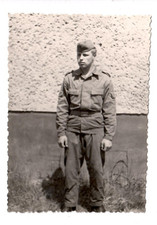 12856 - Foto AK * Junger NVA Soldat Standbild * 1969
