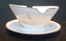 Rosenthal Regina Platinum Wheat Pattern Gravy Boat With Attached Underplate