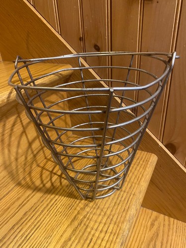 Large Range Golf Ball Zinc Basket 11 "x9"x4"- held 75 golf balls BIN $9