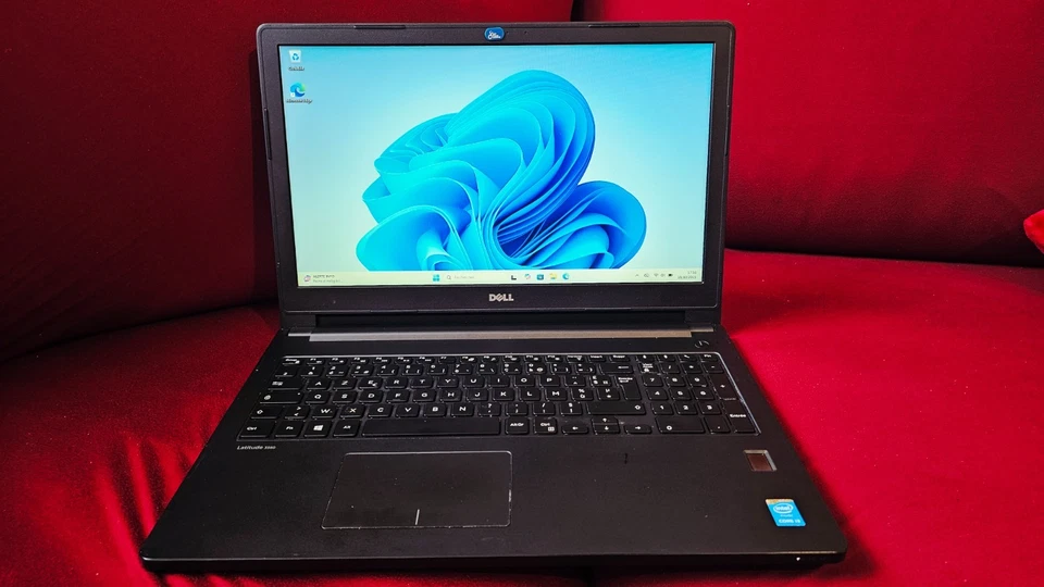 Dell Latitude 3560 · i3-5005U · 12GB · 256GB, photo 1 sur 5
