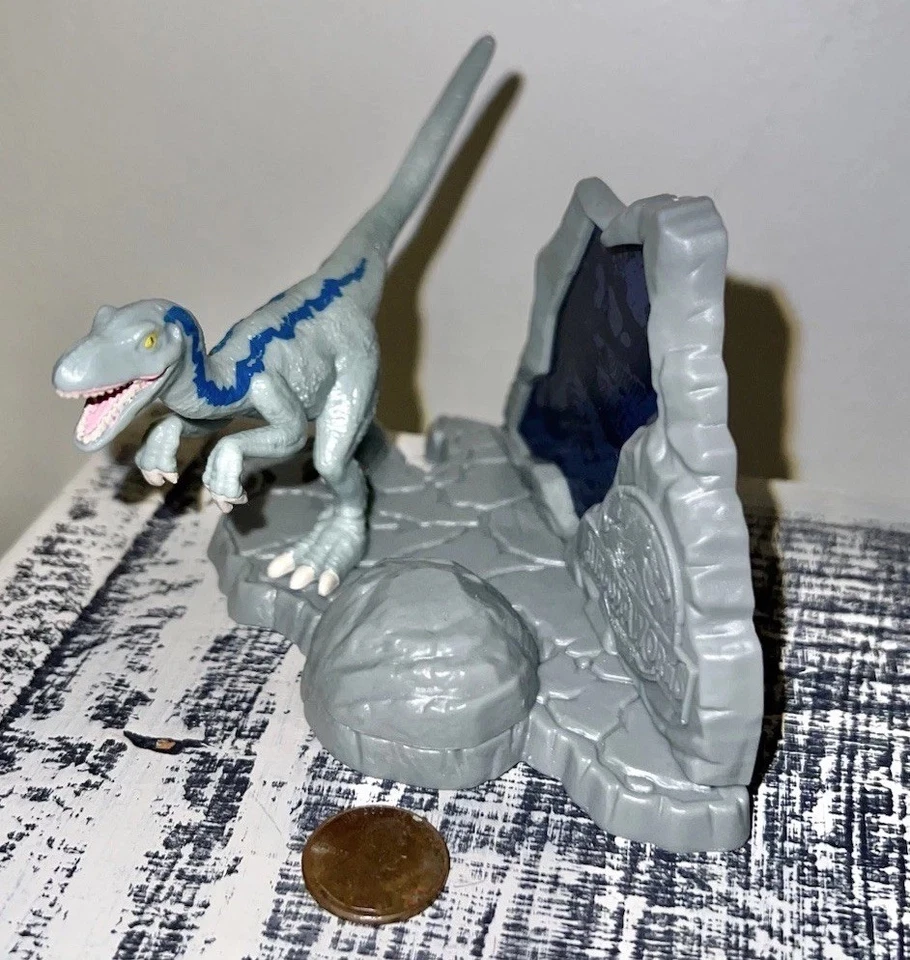 Auténtico Dinosaurio Mundo Jurásico Dino Azul Velociraptor Pastel Topper Usado Una Vez Foto 3 de 4
