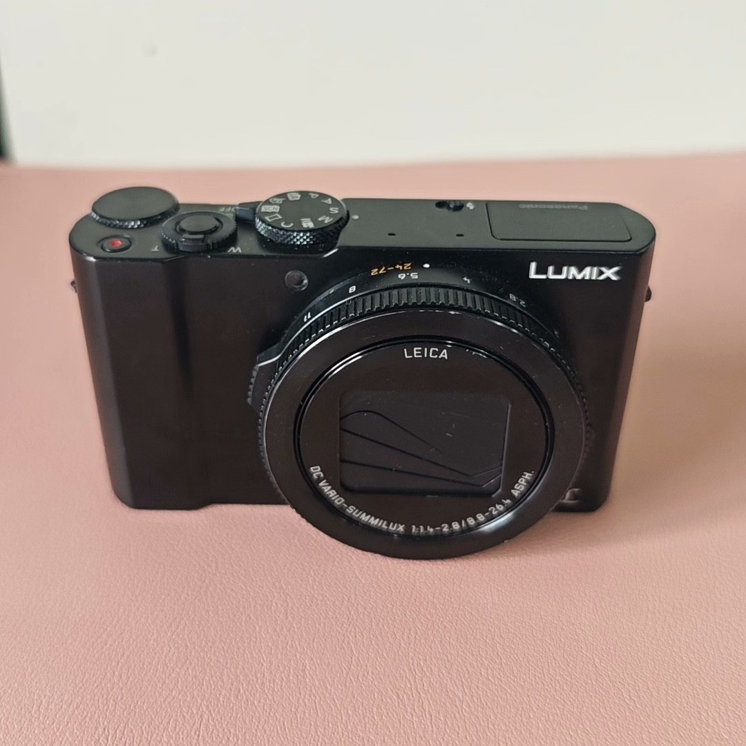 Panasonic DMC-LX10 (LX15) Digital Camera 20.1 MP 3x Optical Zoom