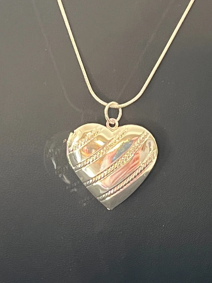 Beautiful 925 Silver Plated Heart Locket Pendant Keepsake on 18" Chain (style#5) - Изображение 2 из 4