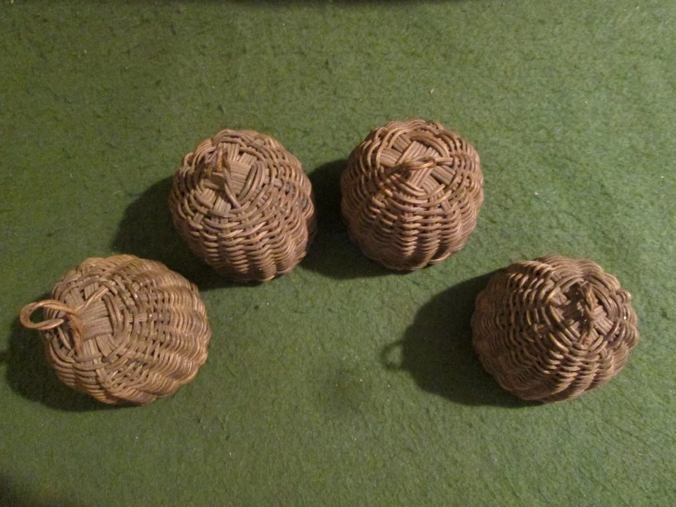 4 Antique Woven Wicker Christmas Tree Bell Decorations with Material Linings - Image 3 of 4