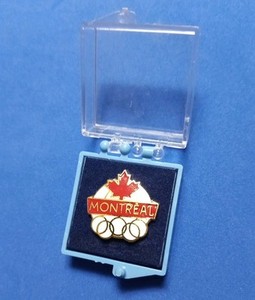 Lot De 76 Pins Jeux Olympiques Montréal 1976 Sur Carte D'origine