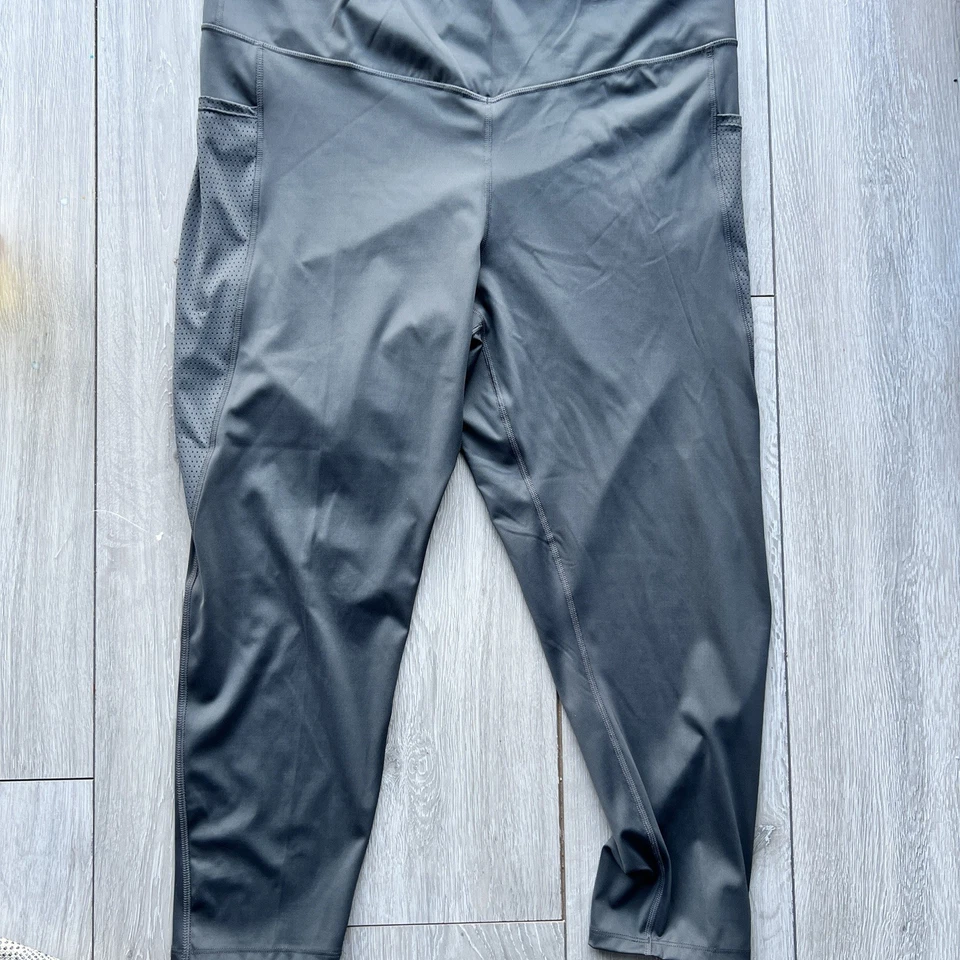 Marks and spencer Grey goodmove 7/8th leggings size 18 20 22 - Image 4 of 4