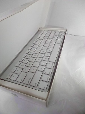 Apple Wireless Magic Keyboard Bluetooth MC184LLA Silver Light NEW W/WARRANTY 
