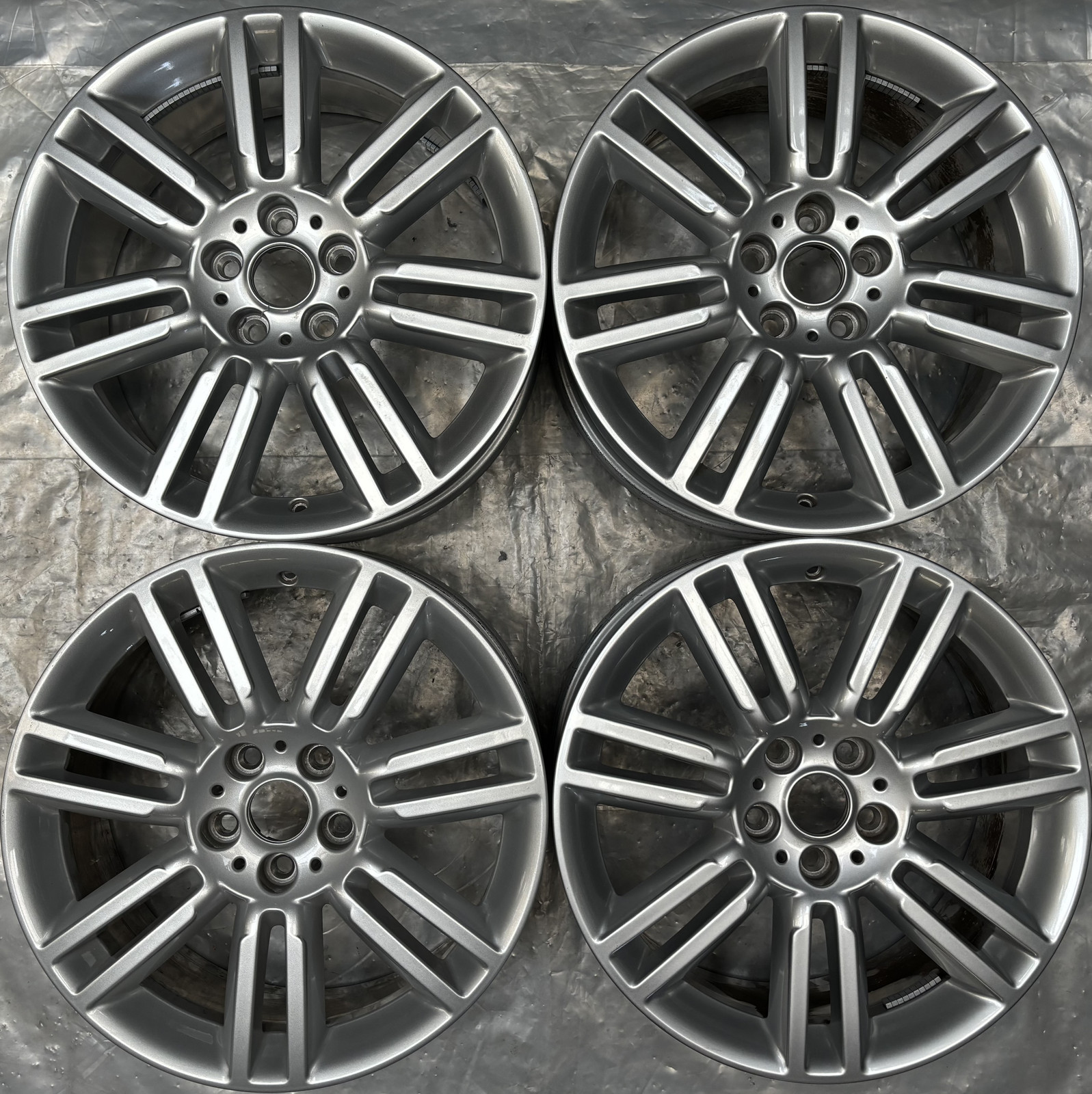 4 Orig Mini Alloy Pair Spoke 532 7.5Jx18 ET51 6856032 F60