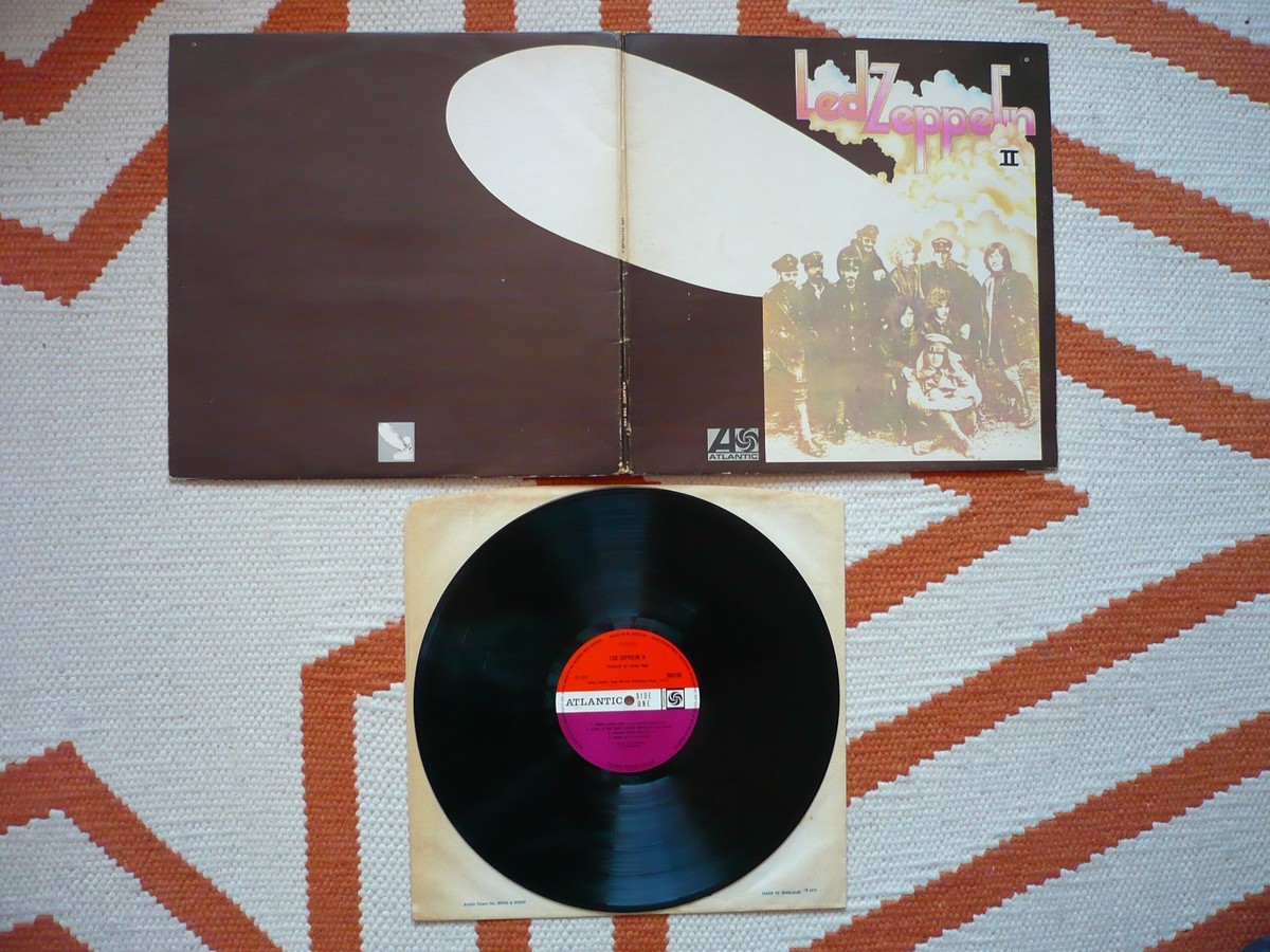 Led Zeppelin II Vinyl UK 1969 / 1970 Atlantic Red Plum 3rd Press