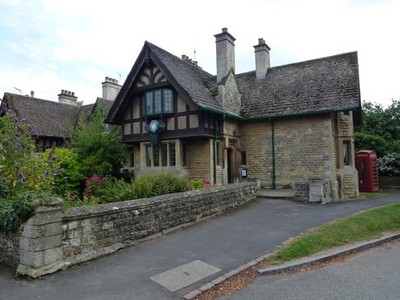 Foto A2 The Old Post Office, Upper Hambleton c2011