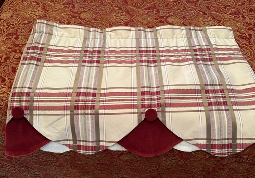 COUNTRY CURTAINS Brand Moire Plaid Scalloped Layered Valance with velvet buttons - Picture 3 of 11
