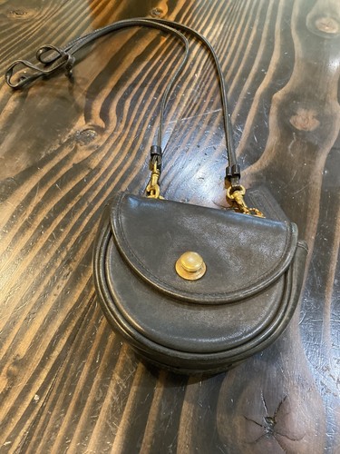 Vintage coach pequeña bandolera cartera Bolso de hardware de oro 0663 -104  Negro Pull Broche | eBay