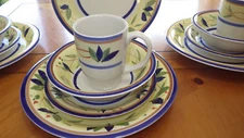 Bali Porcelain Dinnerware Set Yellow Band Blue Green leaves Service 4 15 pc set