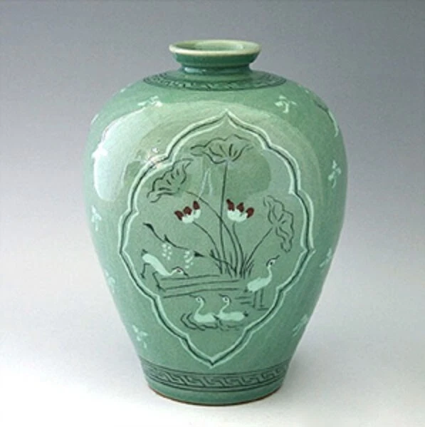 Korean Celadon Green Porcelain Ceramic Art Pottery Duck Asian Decor Vase