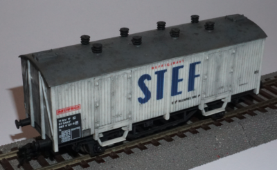 Wagon couvert Stef SNCF Époque III -ho-1/87-roco 56172