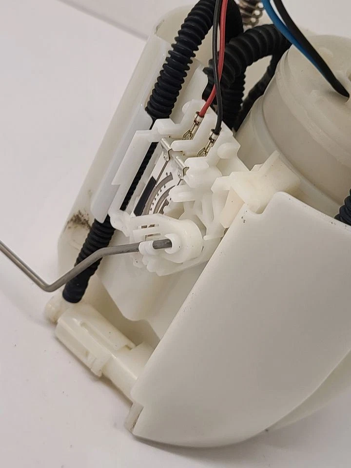 2014-2017 MAZDA 6 Fuel Pump Assembly Tank Mounted PE111335X 14-17 Foto 4 de 4