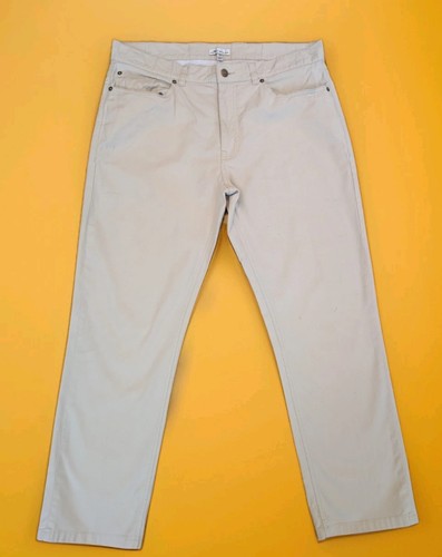 Peter Millar Hose 36 W x 30 L beige Herren Golf khaki vorne flach Chinohose