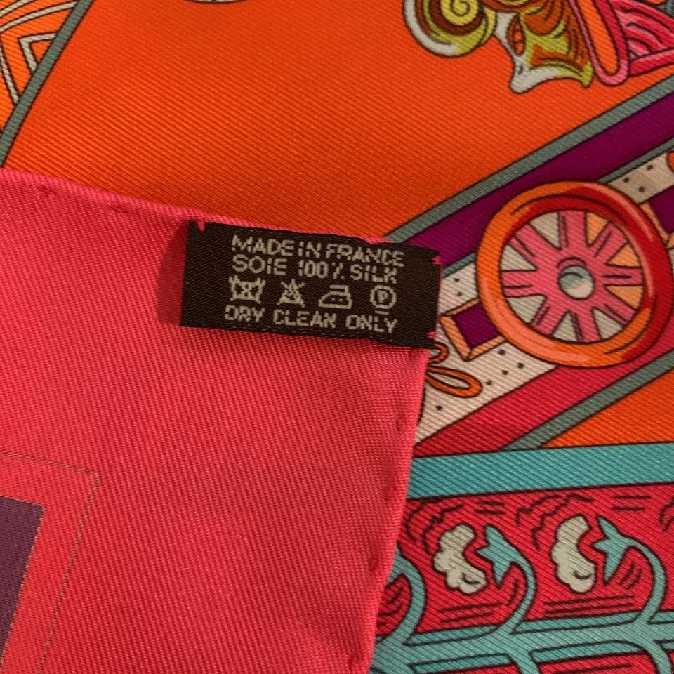 Bufanda de seda HERMES Carre 90 LE SONGE DE LA LICORNE naranja sin usar como nueva regalo Foto 3 de 4